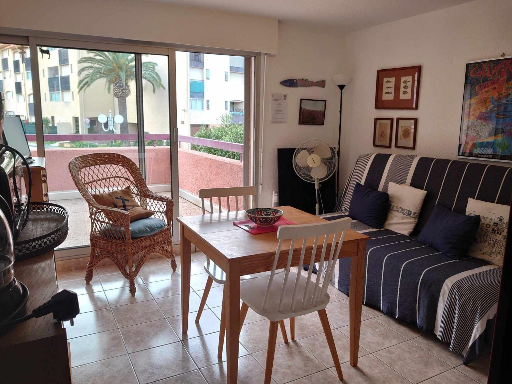 4dom11 Avec Terrasse Et Parking, Proche