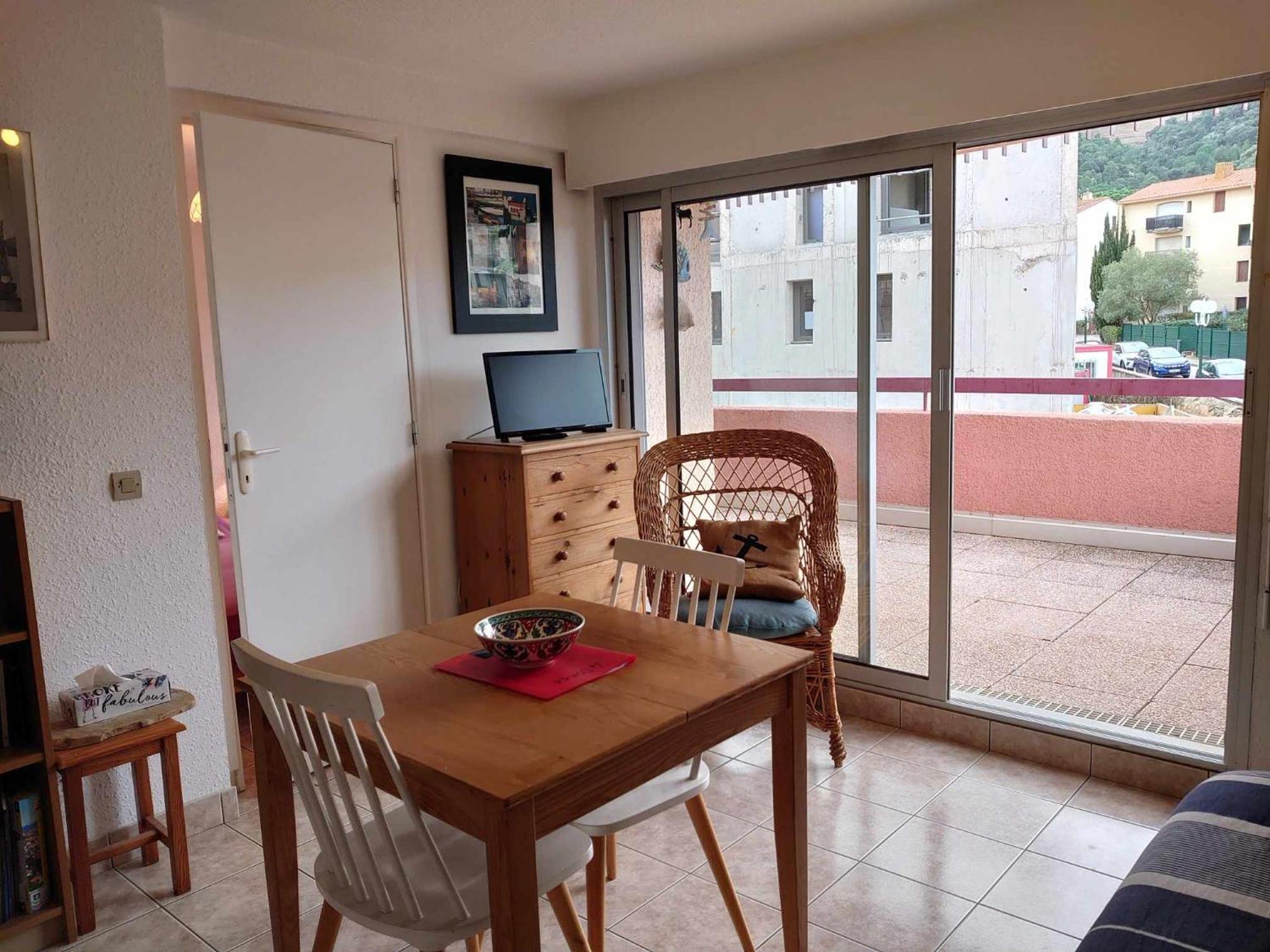 Apartment 4dom11 Avec Terrasse Et Parking, Proche